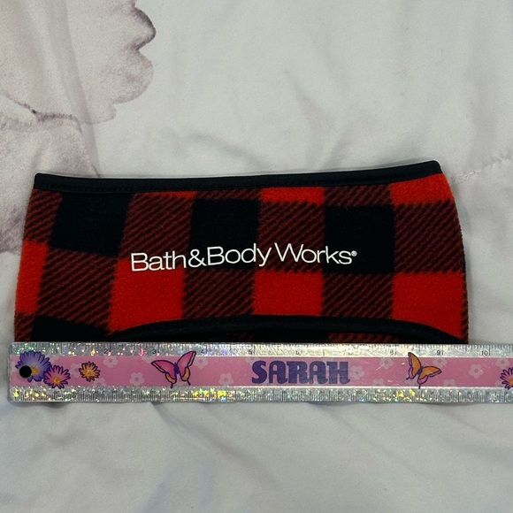 Bath & Body Works Red and Black Soft Plaid Head Ear Warmer Adult - Picture 6 of 6